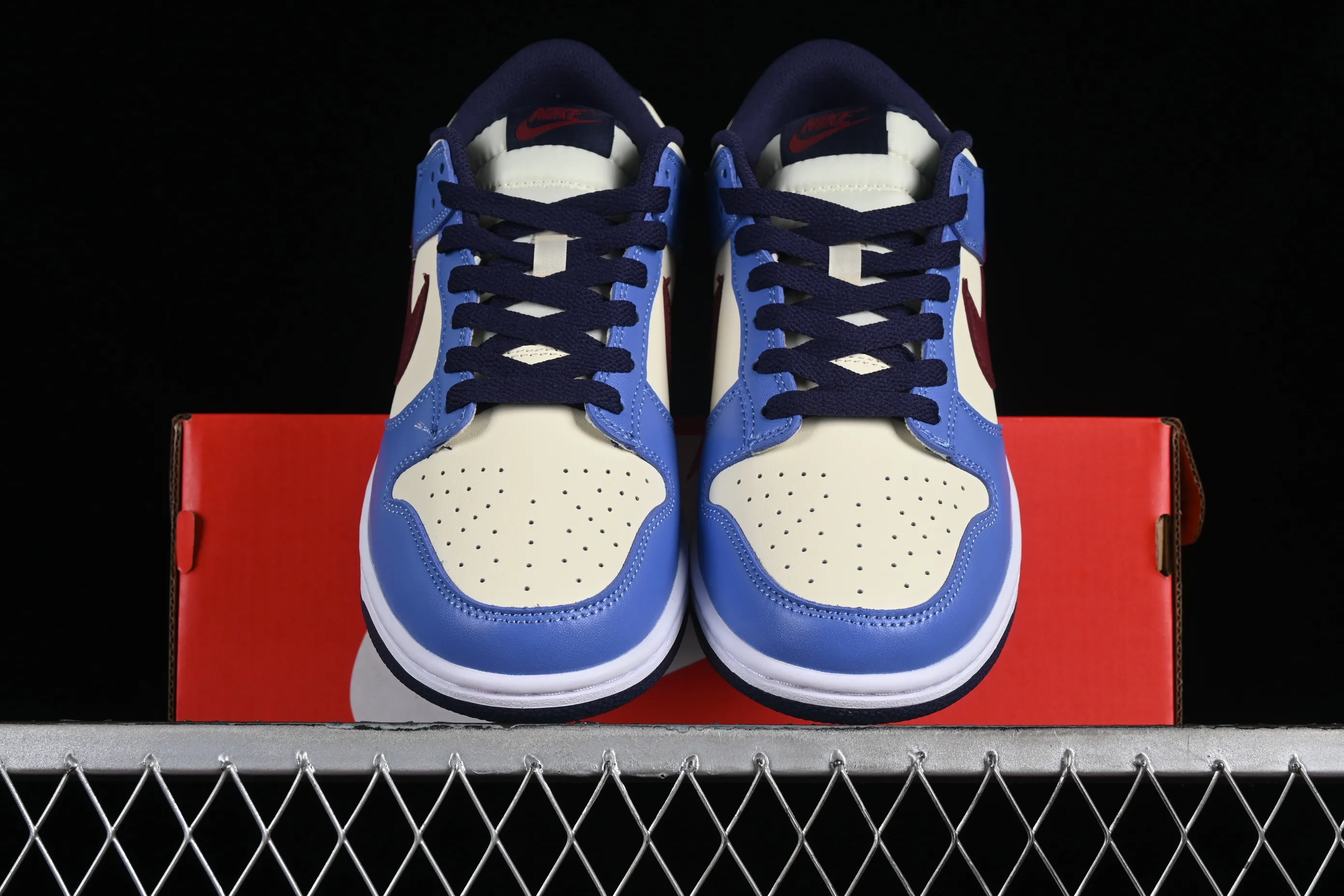 All categories Nk SB Dunk series Nk SB Dunk Low low-top sneakers Nk Dunk Low white, blue and red color SB low-top casual sneakers FV8119-161